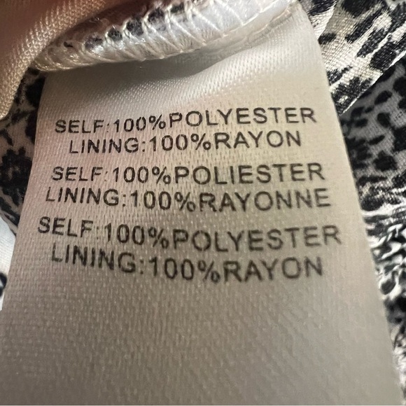 Altar’d State Women's Black and White Print Crop Top Size Small - Picture 10 of 10